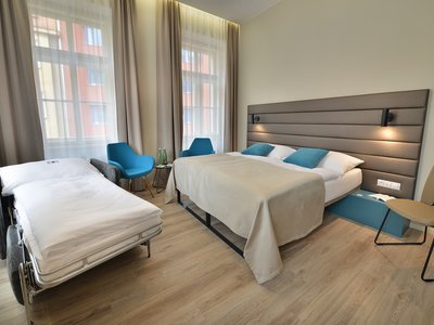 EA Hotel New Town - double room with extra bed