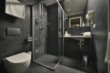 EA Hotel New Town - bathroom